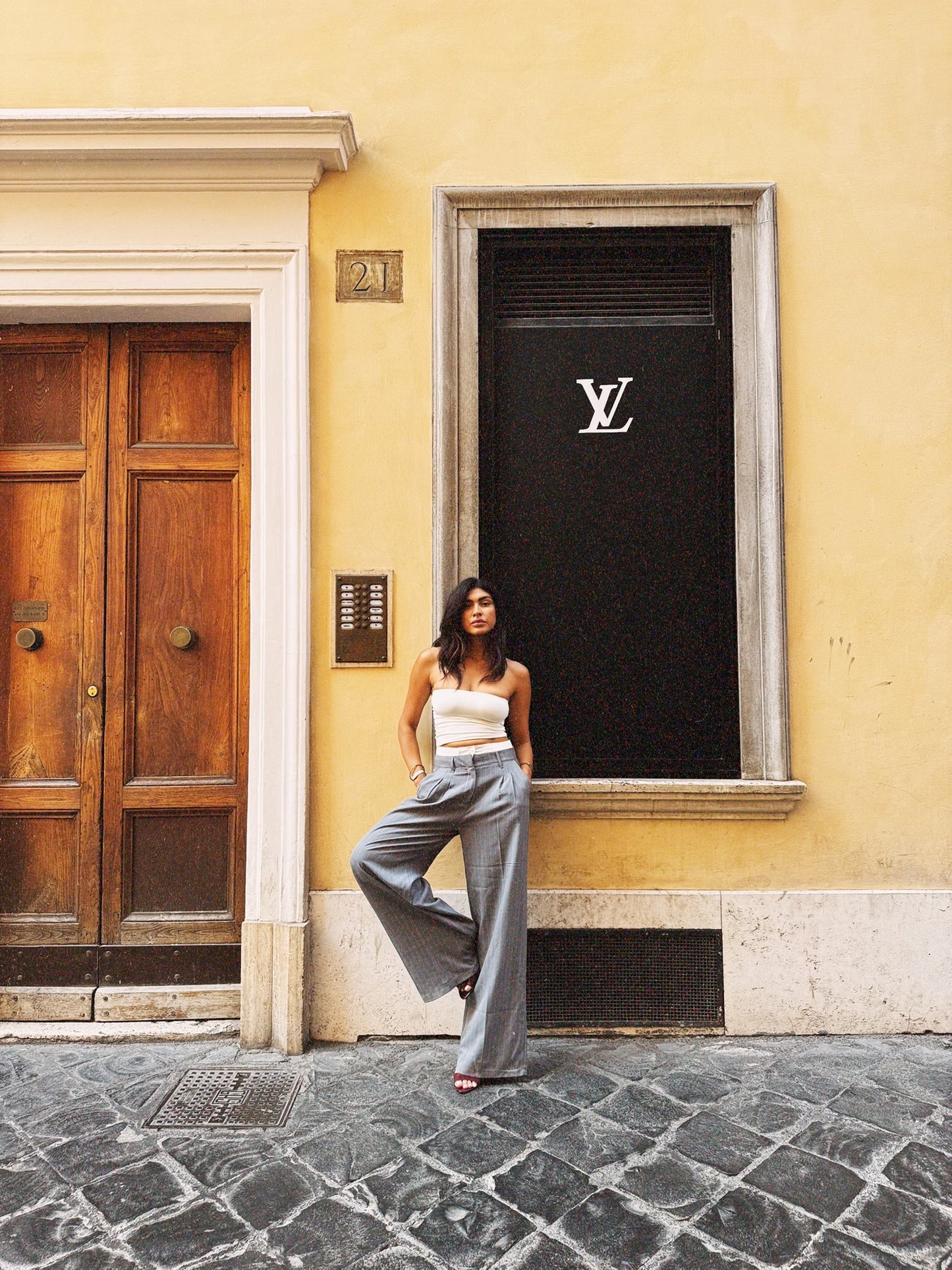 The Statement Pants in Grey