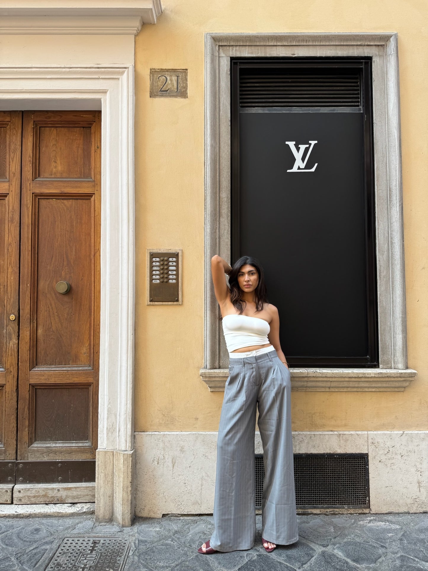 The Statement Pants in Grey