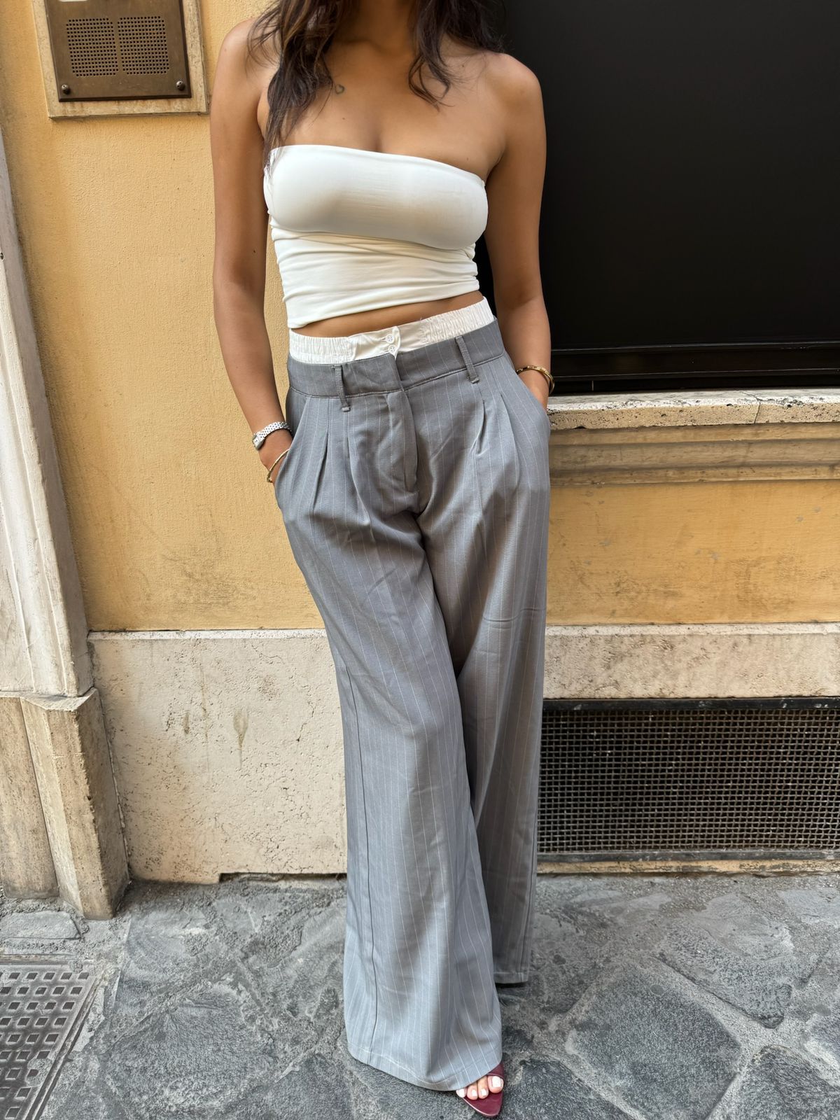 The Statement Pants in Grey